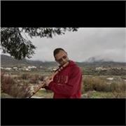 Soy una persona paciente y tranquila. Las clases son para las personas que quieran mejorar su higiene postural y mental.